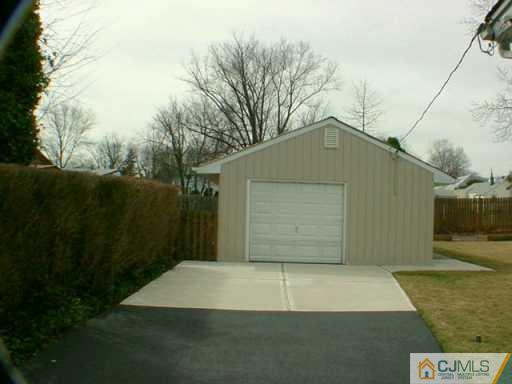28 West Stony Road Edison, NJ 08817 - Photo 8 of 8