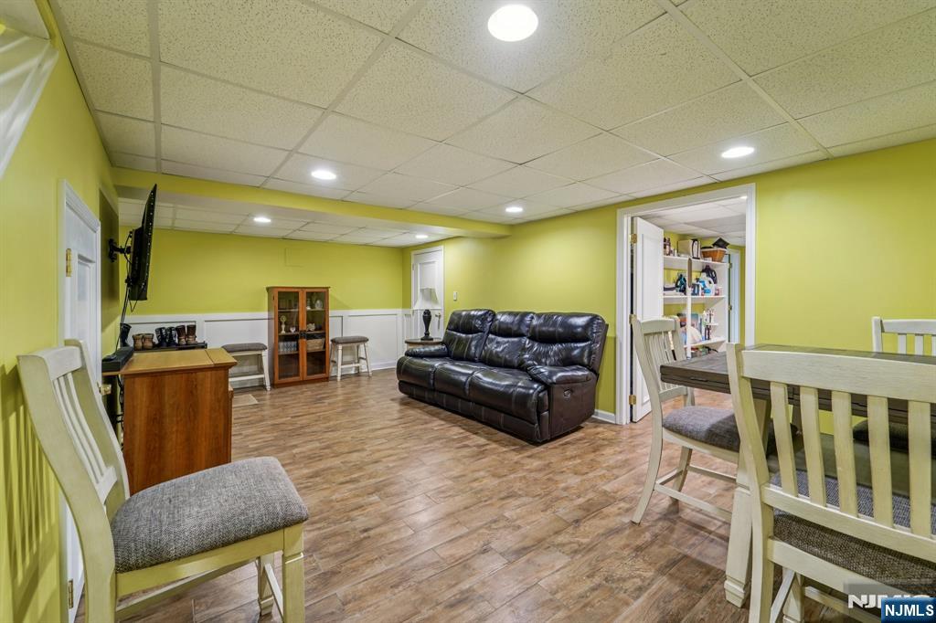 406 Indian Road Wayne, NJ 07470 - Photo 29 of 41 a living room with furniture