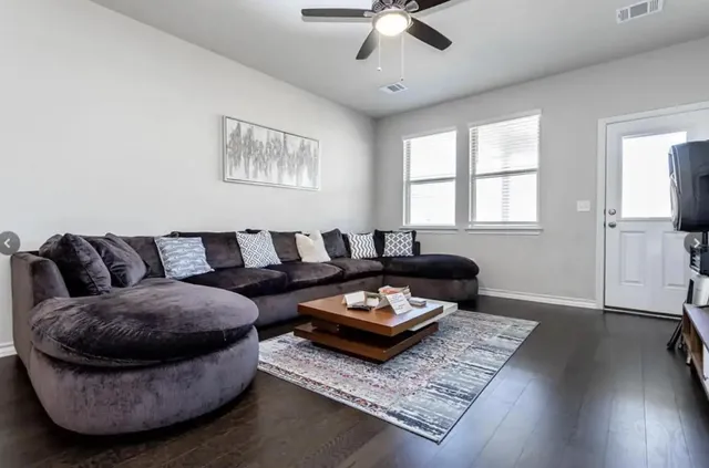 $2,500 | 7516 Saginaw Drive, Manor, TX 78653