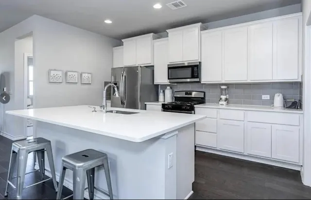 $2,500 | 7516 Saginaw Drive, Manor, TX 78653