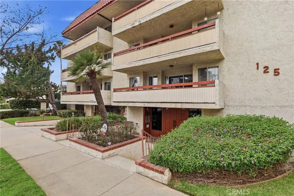 $630,000 | 125 South Sierra Madre Boulevard, Unit 104, Pasadena, CA 91107