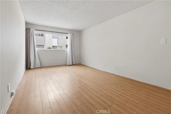 $630,000 | 125 South Sierra Madre Boulevard, Unit 104, Pasadena, CA 91107