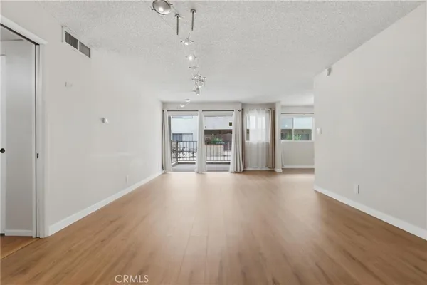 $630,000 | 125 South Sierra Madre Boulevard, Unit 104, Pasadena, CA 91107