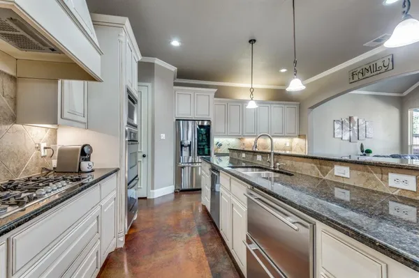 $880,000 | 4353 Crestwood Court, Grapevine, TX 76051