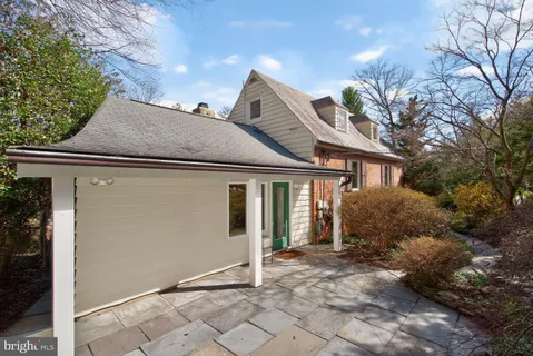 a view of house with a outdoor space