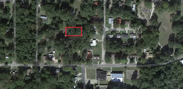 a sign that is on the wall of a building