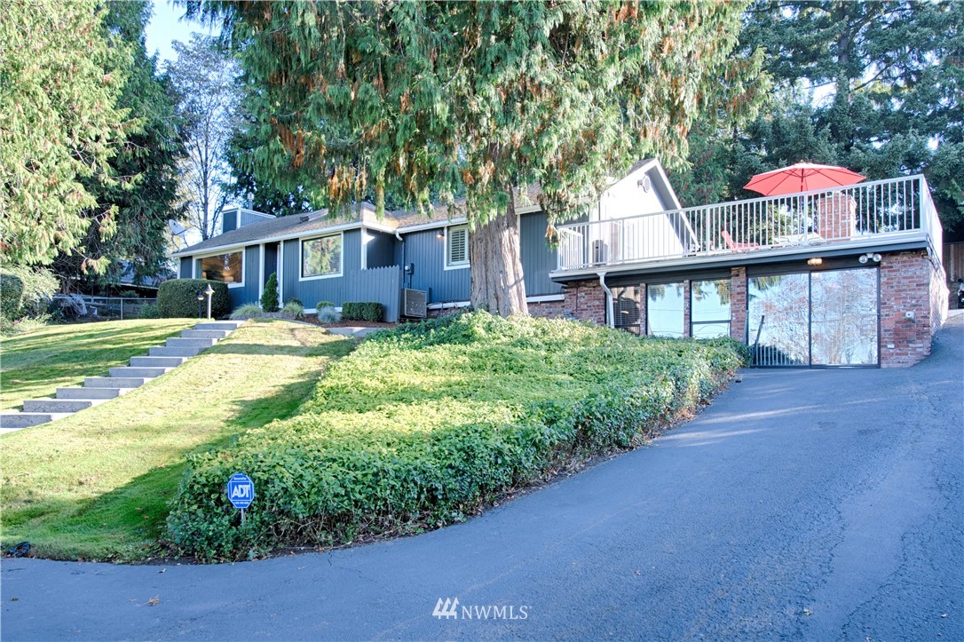 714 Sunset Boulevard Northeast Renton, WA 98056 - Photo 1 of 1