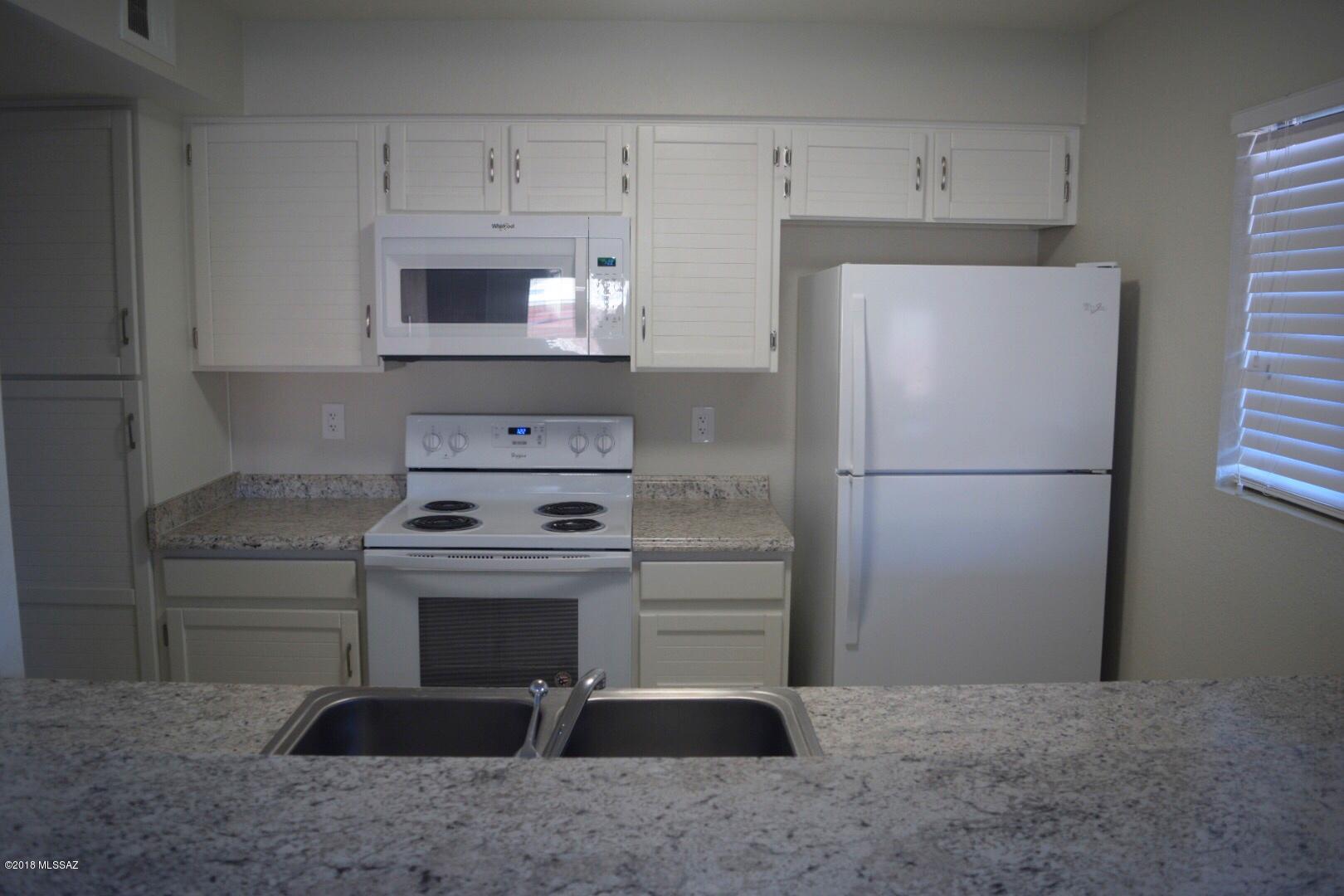 2182 North Pantano Road, Unit 131 Tucson, AZ 85715 - Photo 5 of 32