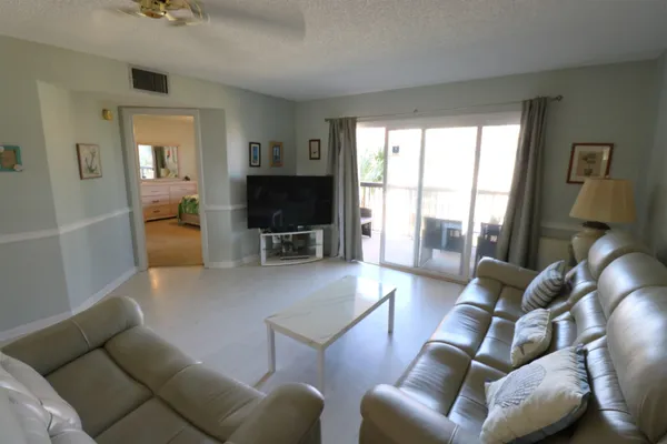 $2,200 | 4250 A1A South, St. Augustine, FL 32080