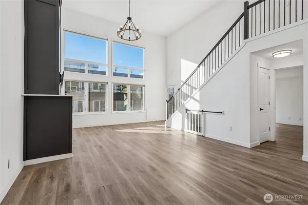 $4,200 | 2219 14th Avenue West, Unit 405, Seattle, WA 98119