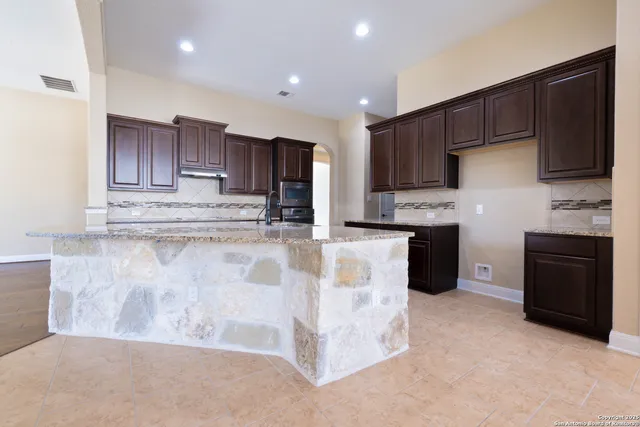 $3,275 | 3325 Jons Way, Marion, TX 78124