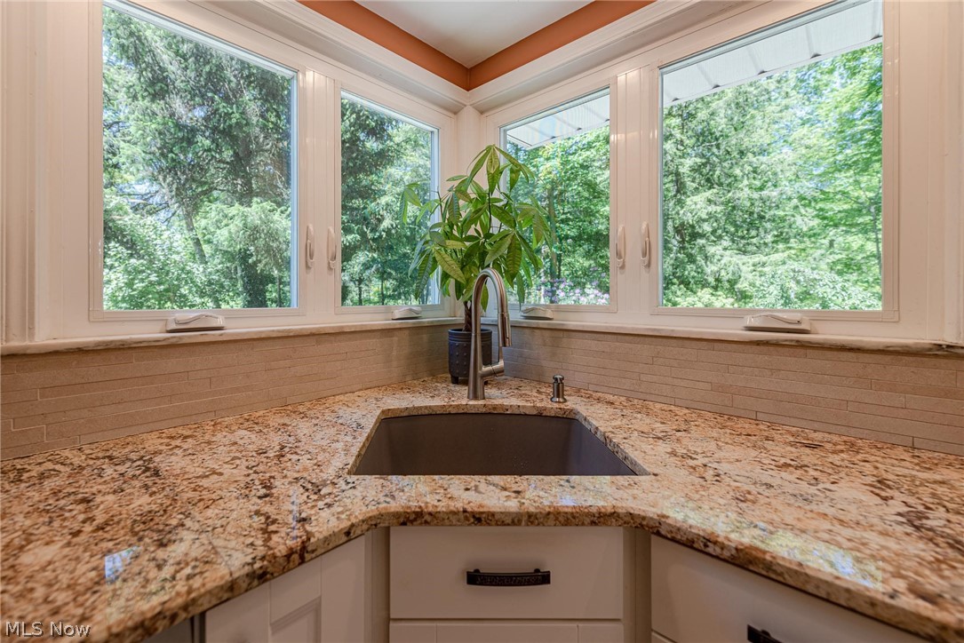 29549 Edgedale Road Cleveland, OH 44124 - Photo 15 of 34 Gallery Image 15