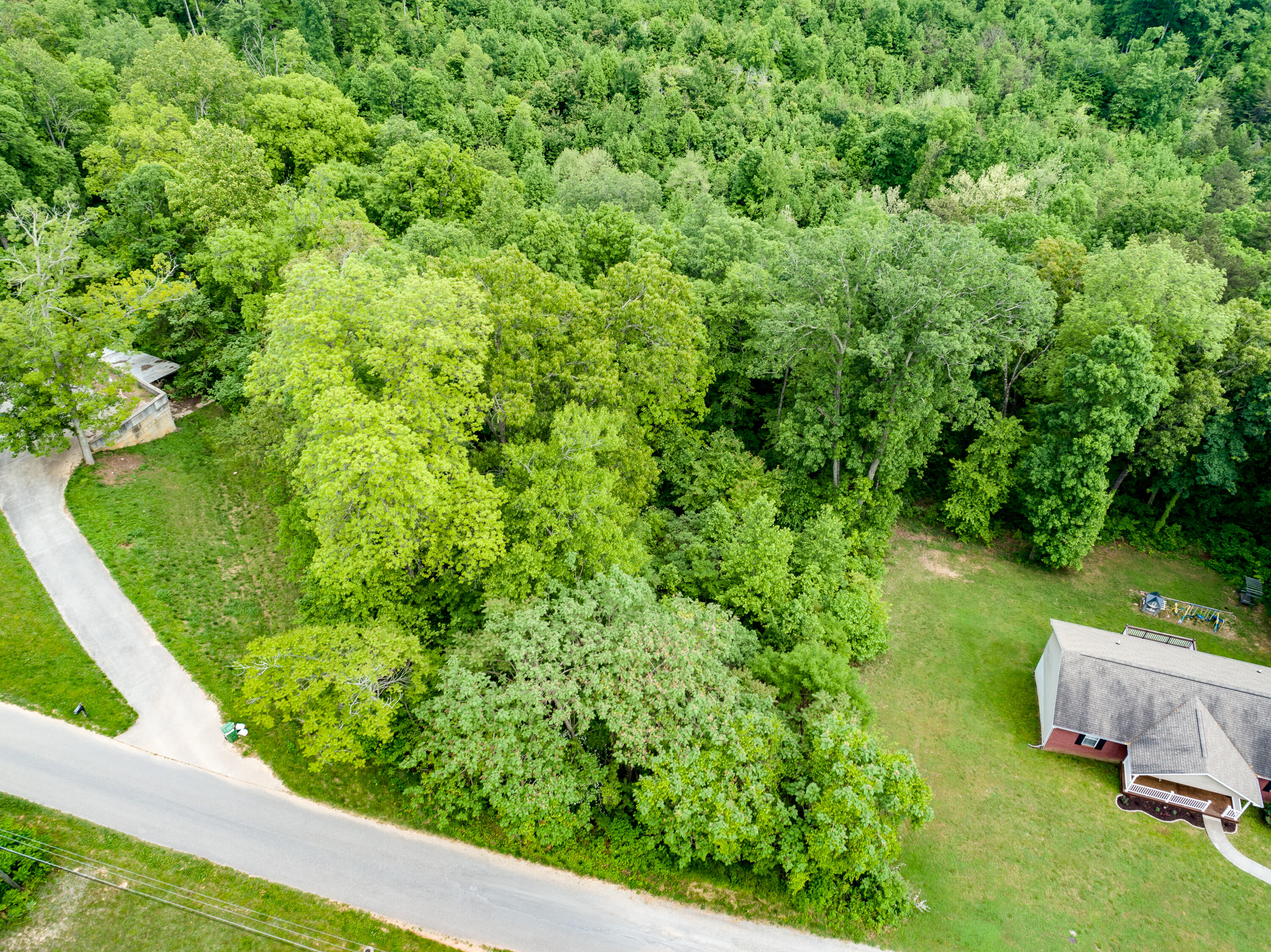 11 & 12 Booker Road Maynardville, TN 37807 - Photo 3 of 25 005210517-3-138BookerRdMaynardvilleTN-SM