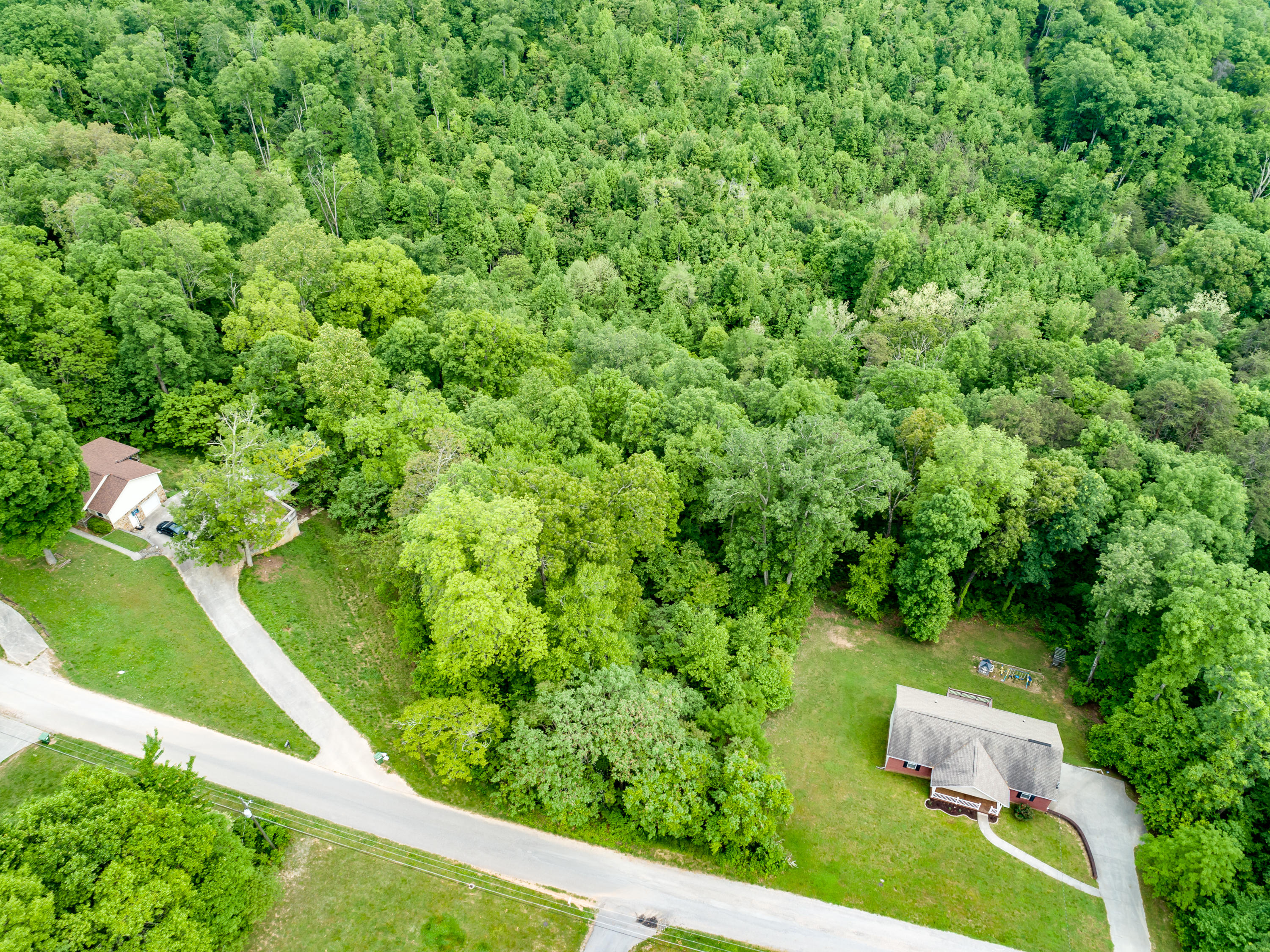 11 & 12 Booker Road Maynardville, TN 37807 - Photo 4 of 25 006210517-3-138BookerRdMaynardvilleTN-SM