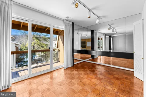 $199,500 | 4 Cross Keys Road, Unit 4E, Baltimore, MD 21210