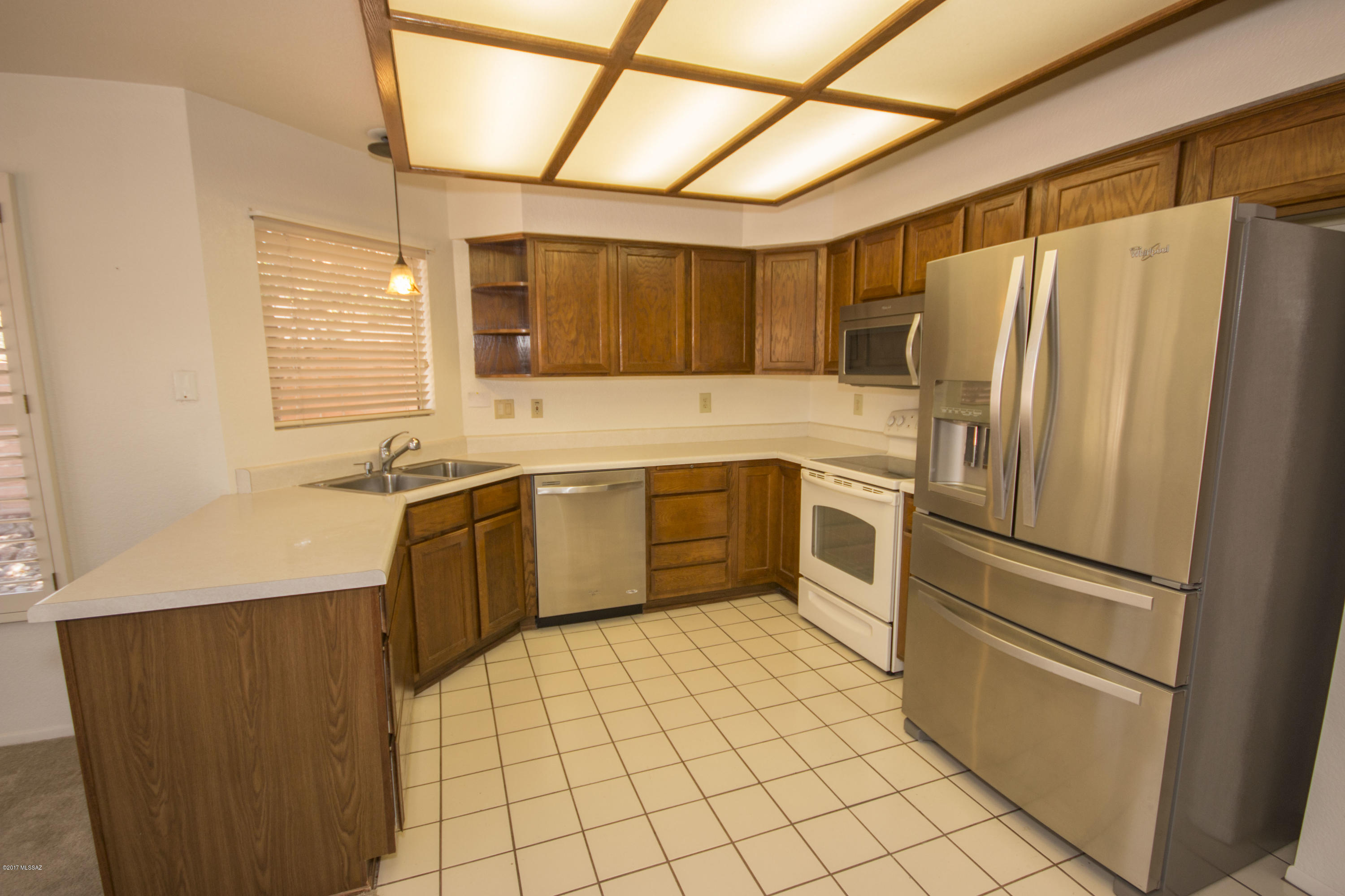 945 East Rising Sun Drive Oro Valley, AZ 85755 - Photo 10 of 24