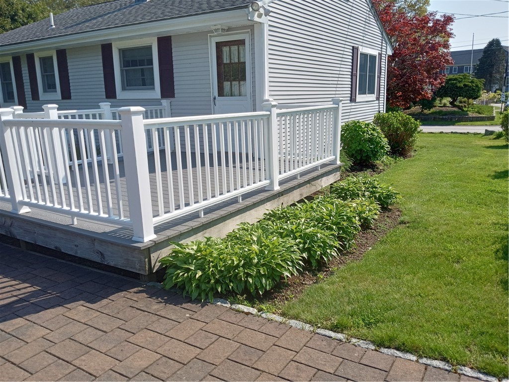 11 Cedar Island Road Narragansett, RI 02882 - Photo 3 of 10