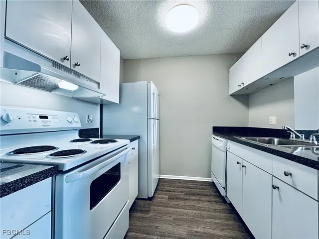 $1,200 | 3407 Winkler Avenue, Unit 308, Fort Myers, FL 33916