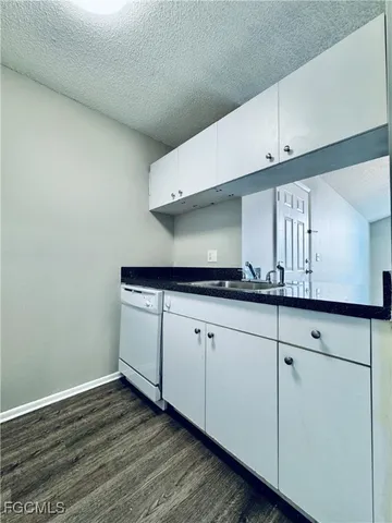 $1,200 | 3407 Winkler Avenue, Unit 308, Fort Myers, FL 33916