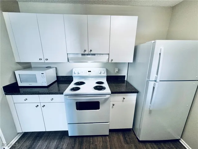 $1,200 | 3407 Winkler Avenue, Unit 308, Fort Myers, FL 33916