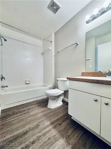 $1,200 | 3407 Winkler Avenue, Unit 308, Fort Myers, FL 33916