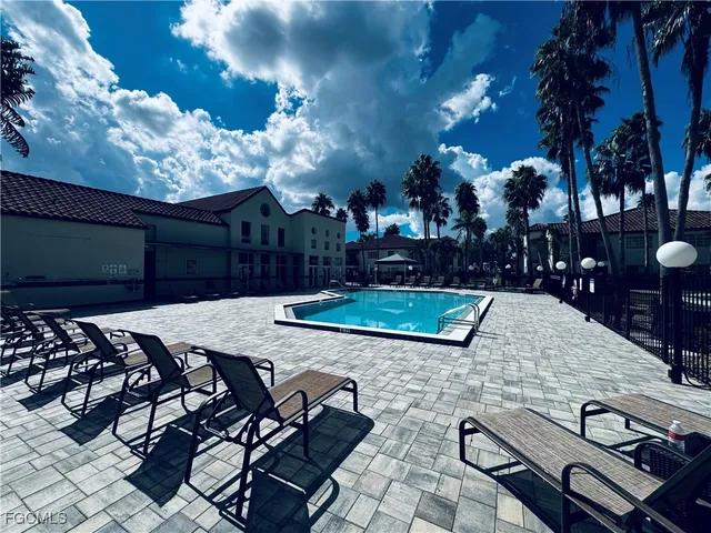 $1,200 | 3407 Winkler Avenue, Unit 308, Fort Myers, FL 33916