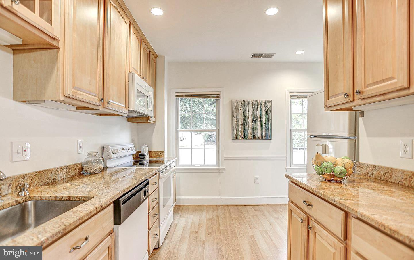 3251 Sutton Place Northwest, Unit B Washington, DC 20016 - Photo 17 of 34 Kitchen