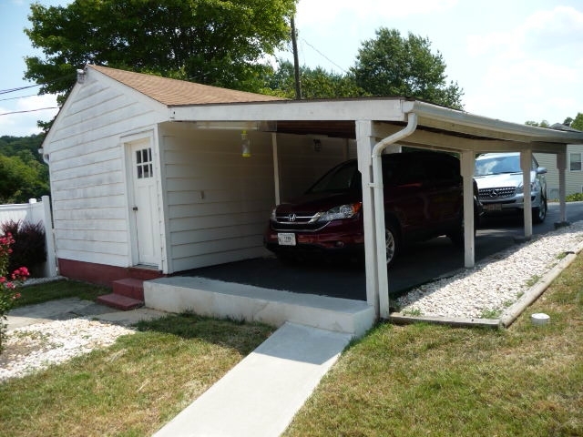 3022 Grandin Road Southwest Roanoke, VA 24018 - Photo 19 of 71 Detached Carport