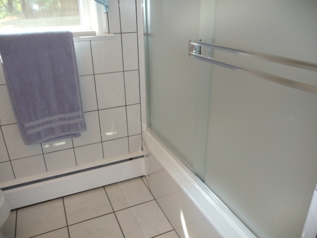 3022 Grandin Road Southwest Roanoke, VA 24018 - Photo 33 of 71 Bath/Ceramic Tile