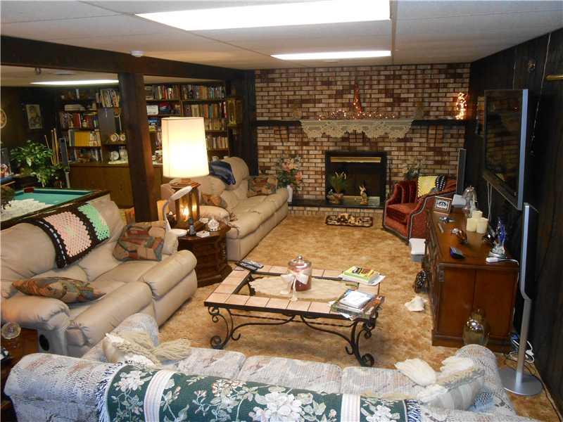 461 Sankey Hill Road New Castle, PA 16101 - Photo 18 of 25 Family Room.
