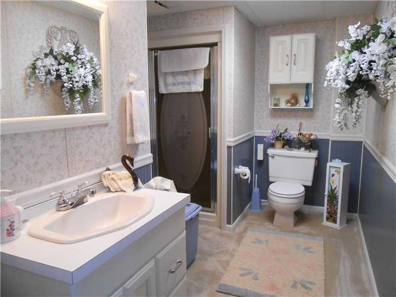 461 Sankey Hill Road New Castle, PA 16101 - Photo 20 of 25 Full Bath.