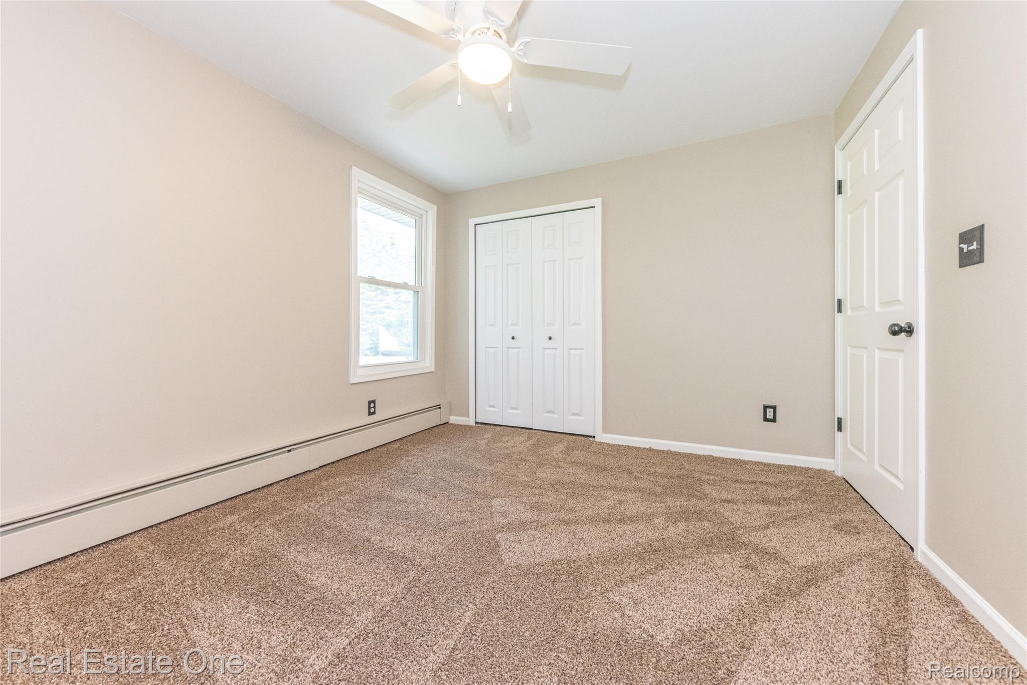 912 North Wixom Road Wixom, MI 48393 - Photo 33 of 49 041_32.jpg