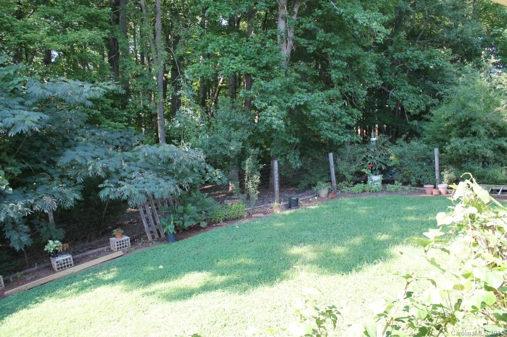 3147 Horseshoe Trail Fort Mill, SC 29708 - Photo 12 of 12 a view of a backyard with garden