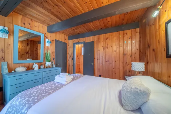 $725,000 | 250 Valley View Road, West Dover, VT 05356