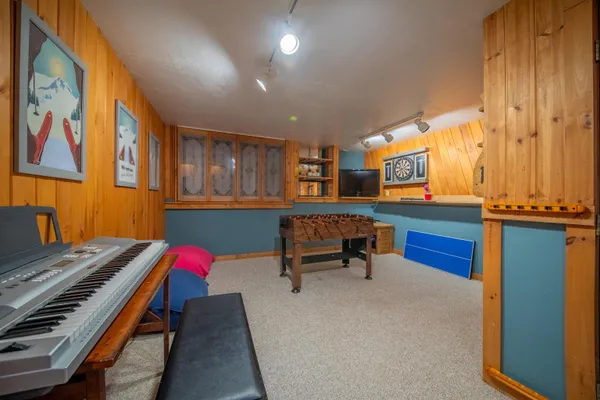 $725,000 | 250 Valley View Road, West Dover, VT 05356