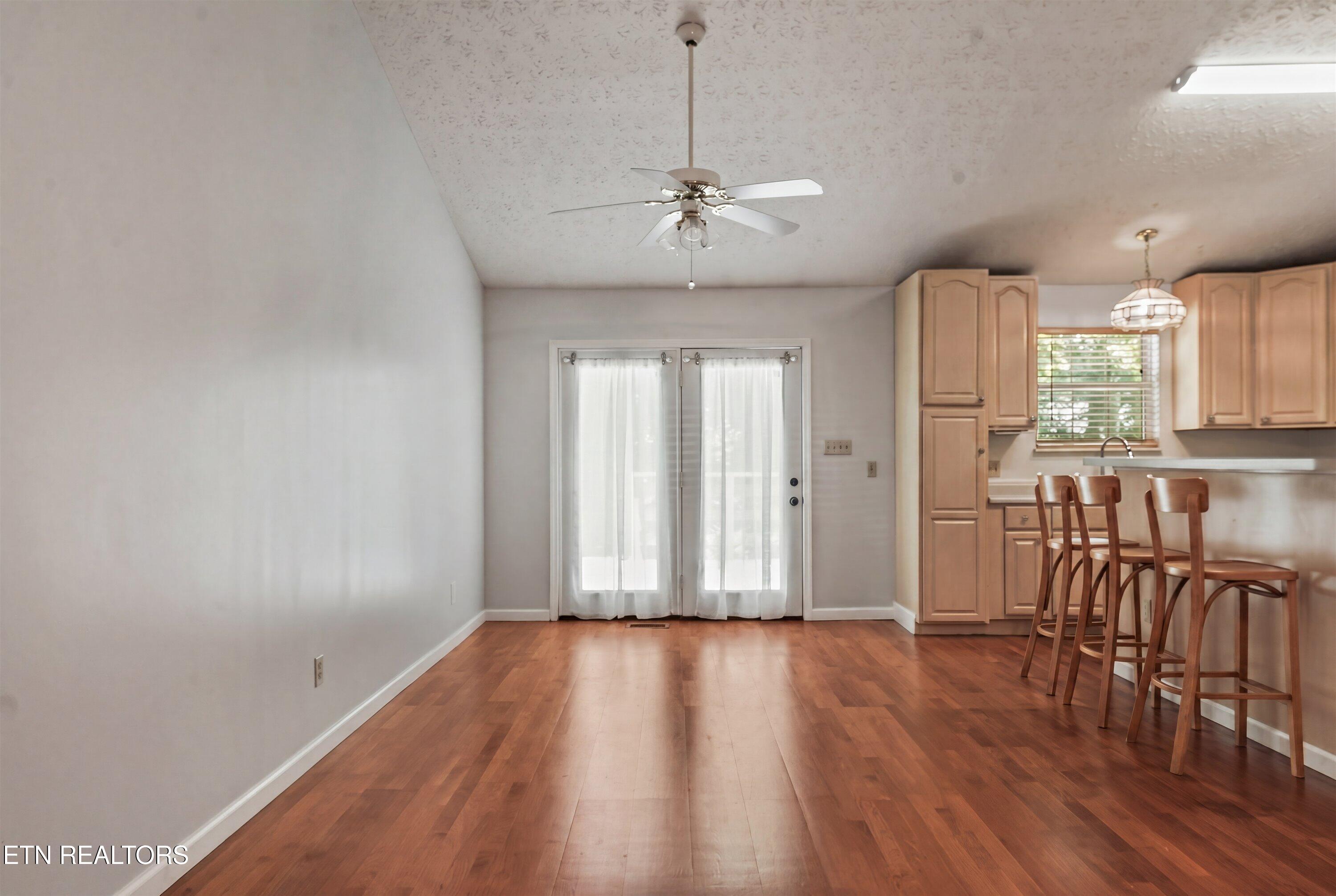 712 Kimbee Road Knoxville, TN 37923 - Photo 13 of 43 12-hf_20260519_125234_19f6dd59-b6b9-443e