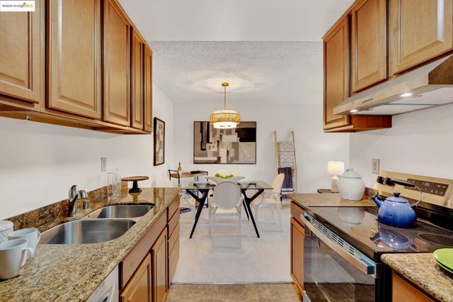 $458,000 | 1311 Webster Street, Unit E316, Alameda, CA 94501