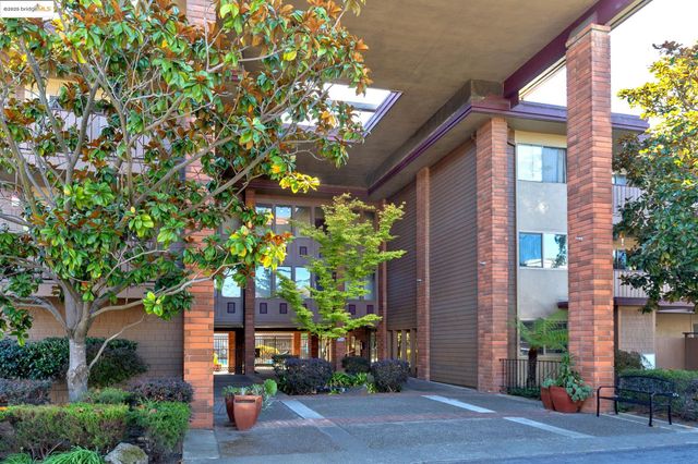 $458,000 | 1311 Webster Street, Unit E316, Alameda, CA 94501