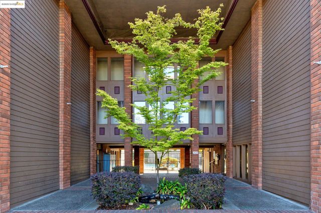 $458,000 | 1311 Webster Street, Unit E316, Alameda, CA 94501