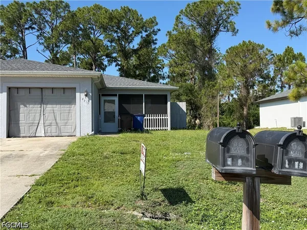 $1,400 | 4719 22nd Street Southwest, Lehigh Acres, FL 33973