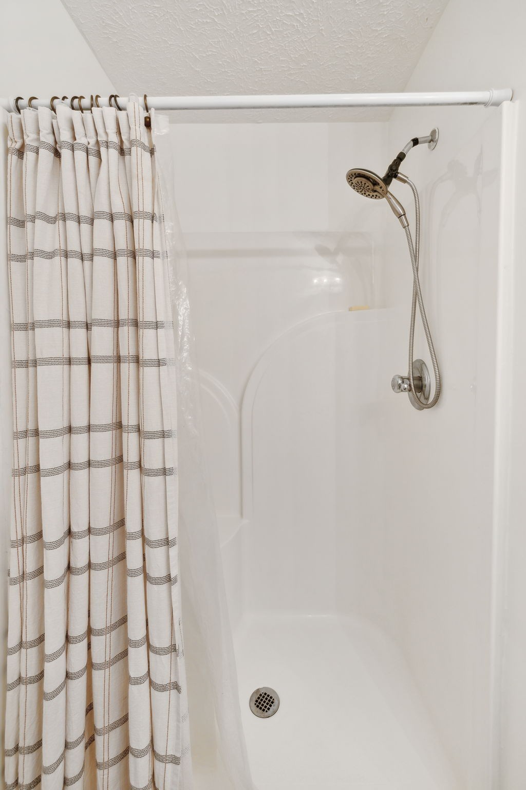 261 Tom Johnson Road Morrison, TN 37357 - Photo 13 of 40 a bathroom with a shower