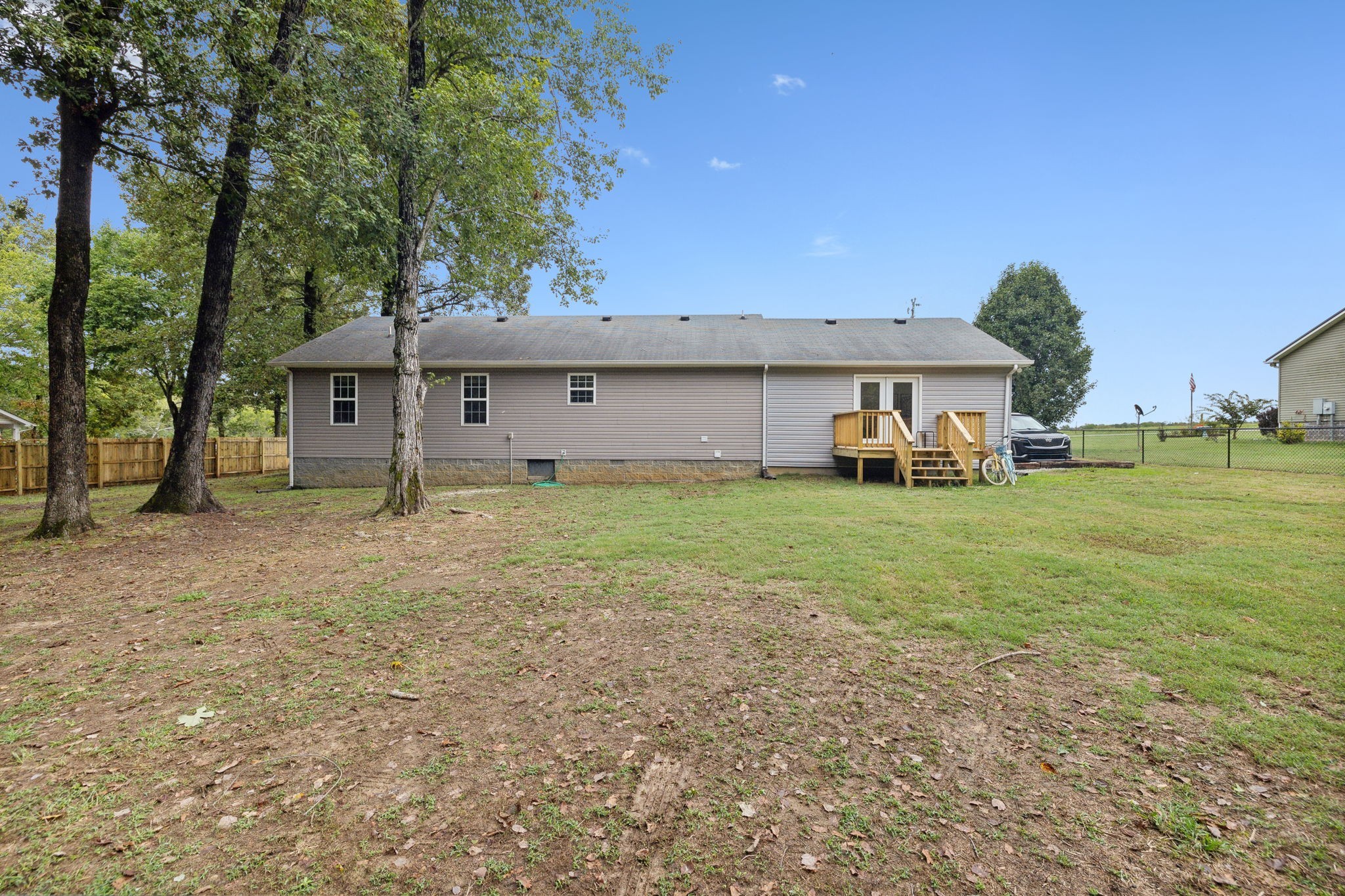 261 Tom Johnson Road Morrison, TN 37357 - Photo 40 of 40 a front view of a house with garden