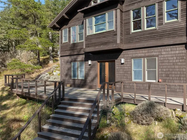 $1,095,000 | 61 Sunrise Bluff Lane, Orcas Island, WA 98279