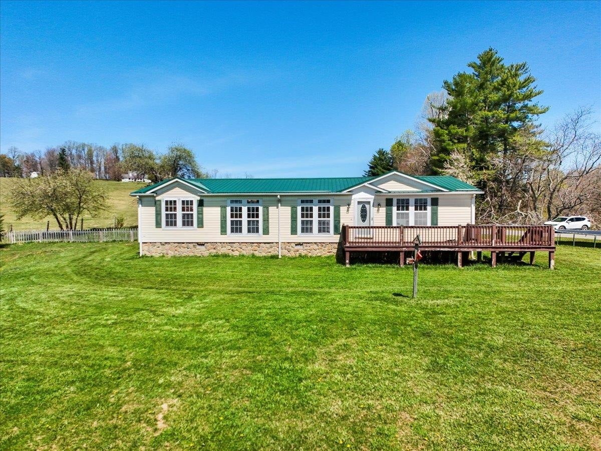 1475 Daniels Run Road Northeast Check, VA 24072 - Photo 3 of 69 Gallery Image 3