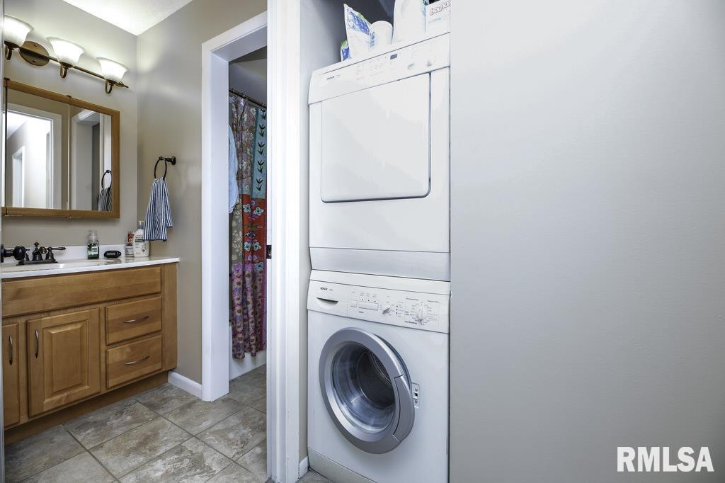 6518 North Allen Road, Unit 69 Peoria, IL 61614 - Photo 19 of 33