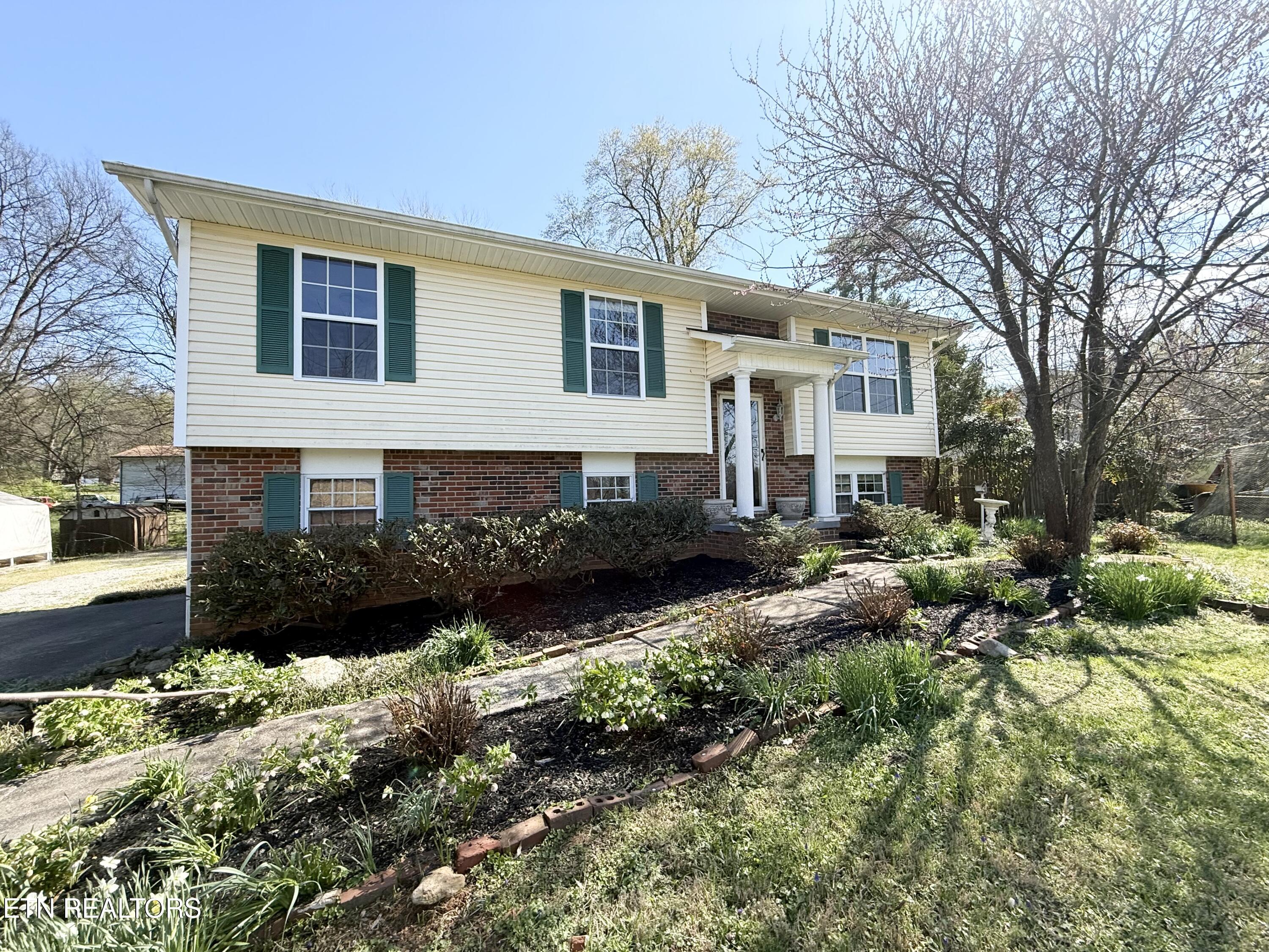 220 Brampton Road Farragut, TN 37934 - Photo 3 of 29 IMG_7600