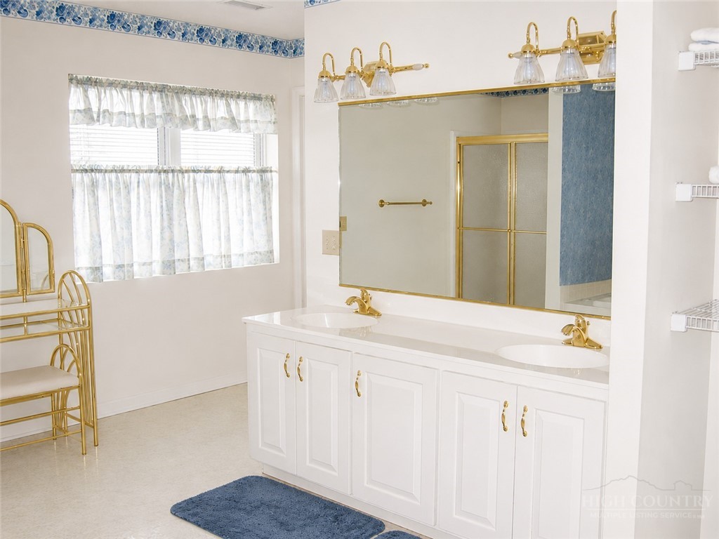 182 River Hills Road Lansing, NC 28643 - Photo 13 of 19