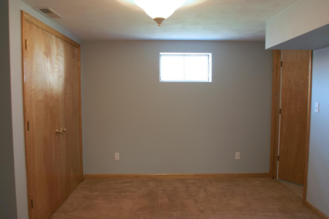 505 Olney Road Vinton, VA 24179 - Photo 16 of 29 an empty room with windows