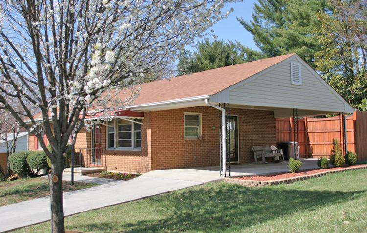 505 Olney Road Vinton, VA 24179 - Photo 29 of 29 a view of a house with backyard and porch