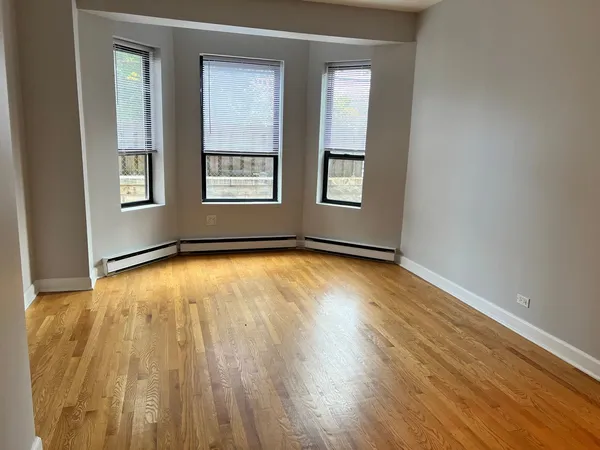 $1,400 | 732 West Bittersweet Place, Unit 408, Chicago, IL 60613
